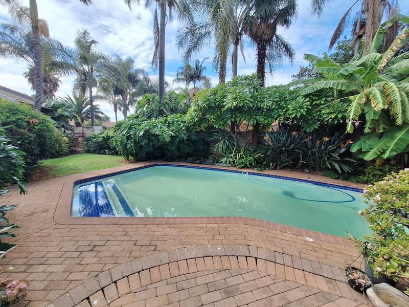 5 Bedroom Property for Sale in Rooihuiskraal North Gauteng
