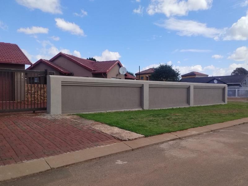 3 Bedroom Property for Sale in Zakariyya Park Gauteng