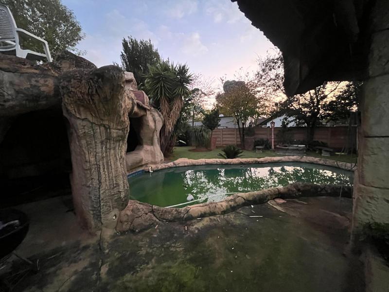 4 Bedroom Property for Sale in Farrarmere Gauteng