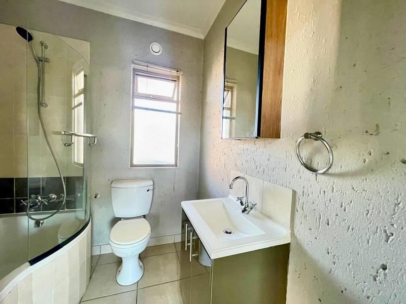 To Let 2 Bedroom Property for Rent in Lonehill Gauteng