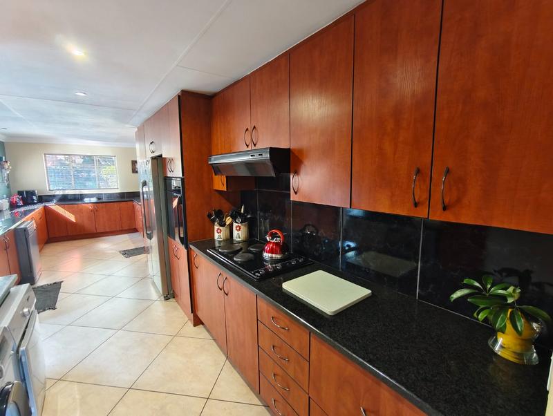4 Bedroom Property for Sale in Doornpoort Gauteng