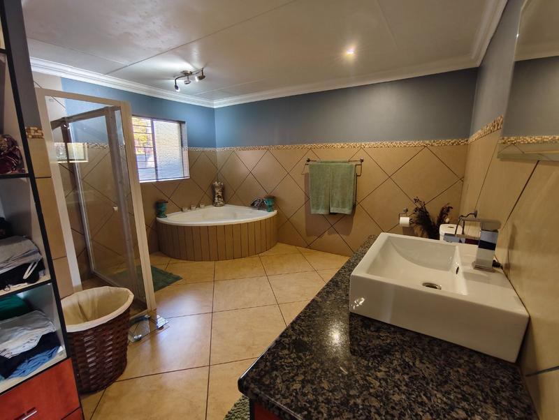 4 Bedroom Property for Sale in Doornpoort Gauteng
