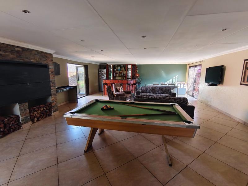 4 Bedroom Property for Sale in Doornpoort Gauteng