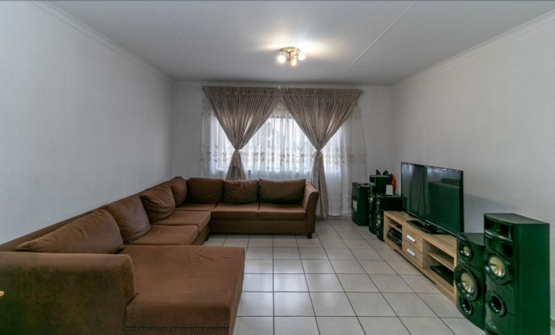 To Let 2 Bedroom Property for Rent in Elandsfontein Gauteng