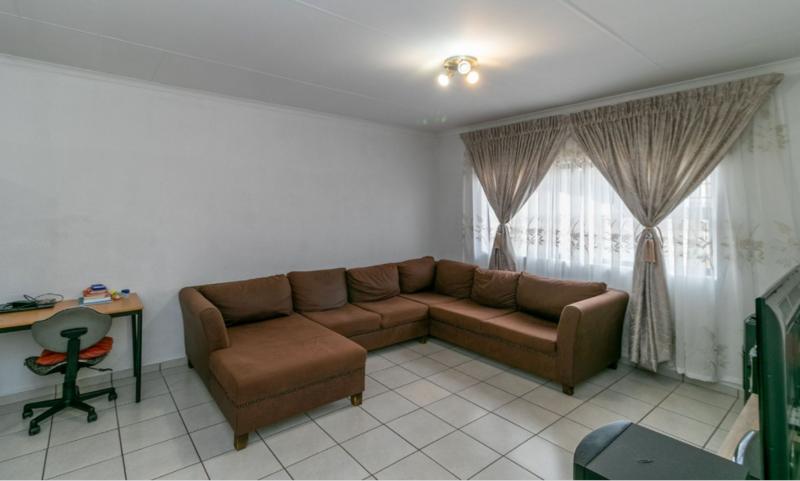 To Let 2 Bedroom Property for Rent in Elandsfontein Gauteng