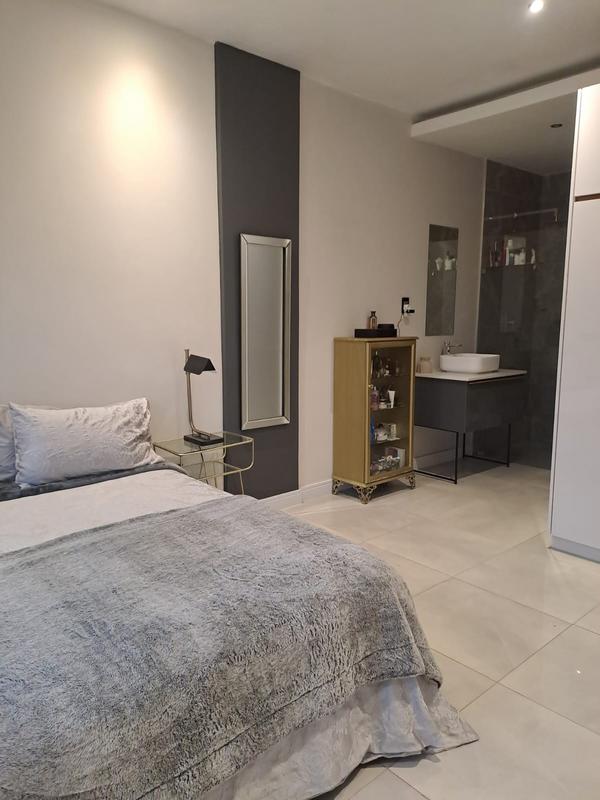 To Let 1 Bedroom Property for Rent in Houghton Estate Gauteng