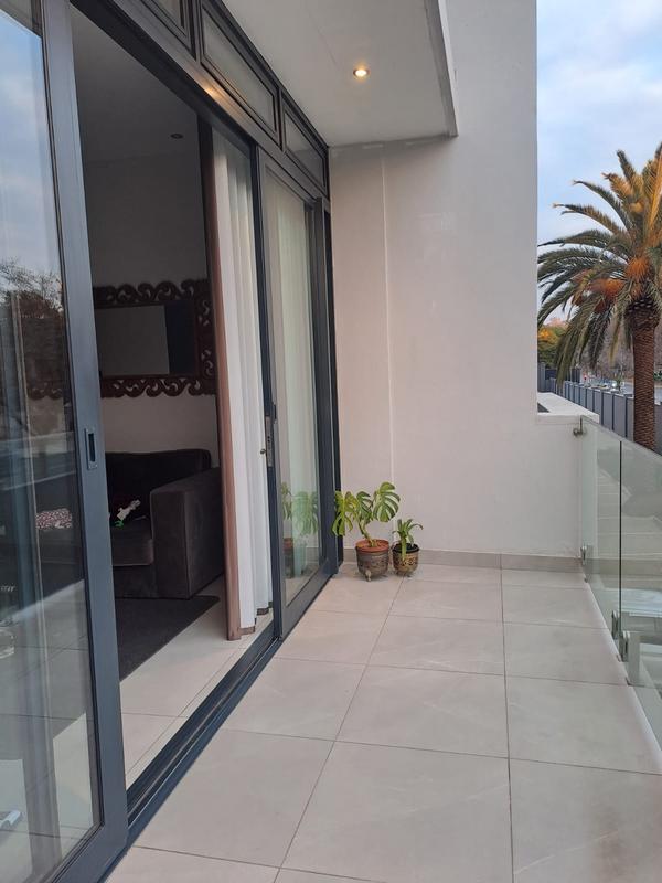 To Let 1 Bedroom Property for Rent in Houghton Estate Gauteng