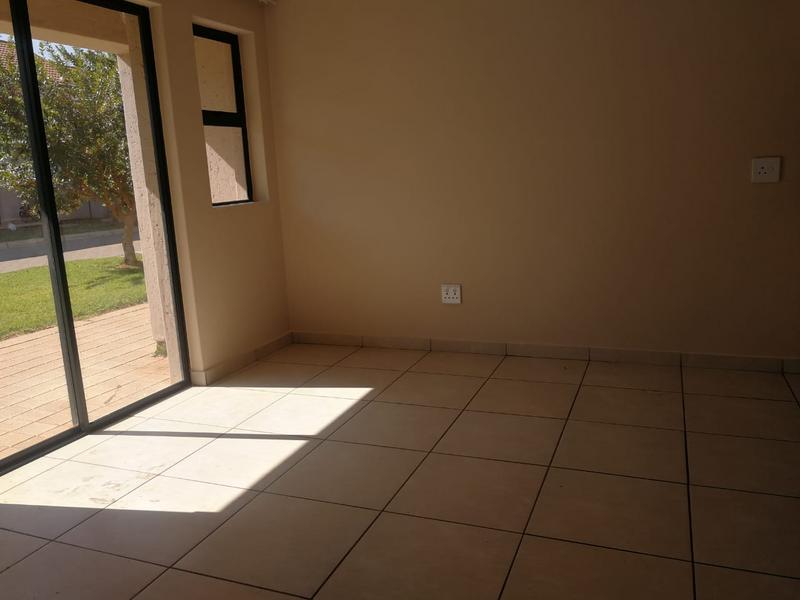 2 Bedroom Property for Sale in Lakefield Gauteng