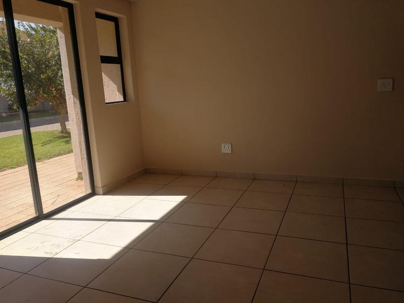 2 Bedroom Property for Sale in Lakefield Gauteng