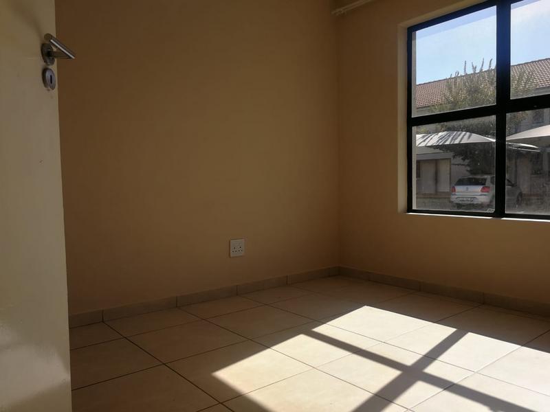 2 Bedroom Property for Sale in Lakefield Gauteng
