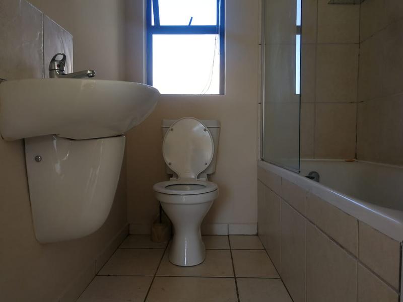 2 Bedroom Property for Sale in Lakefield Gauteng