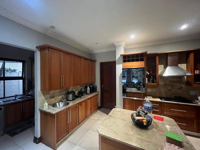 To Let 5 Bedroom Property for Rent in Waterkloof Ridge Gauteng