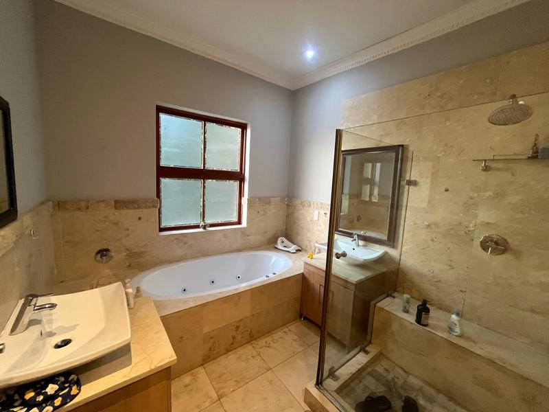 To Let 5 Bedroom Property for Rent in Waterkloof Ridge Gauteng
