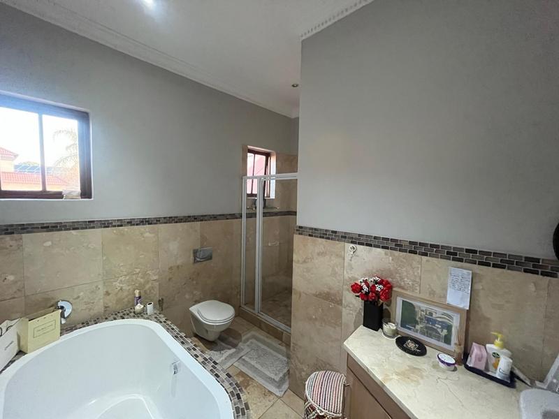 To Let 5 Bedroom Property for Rent in Waterkloof Ridge Gauteng