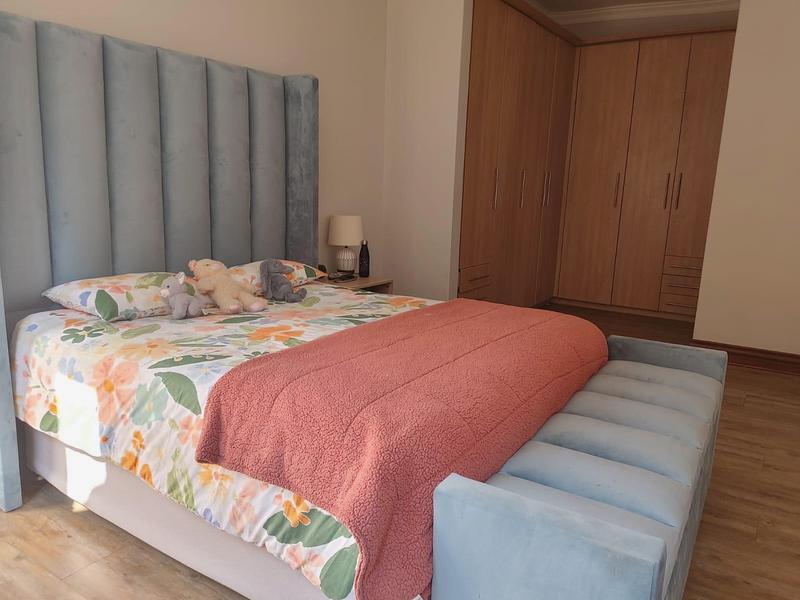 To Let 5 Bedroom Property for Rent in Waterkloof Ridge Gauteng