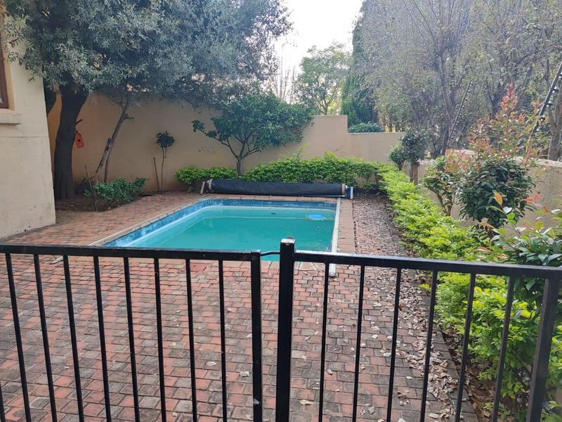 To Let 5 Bedroom Property for Rent in Waterkloof Ridge Gauteng