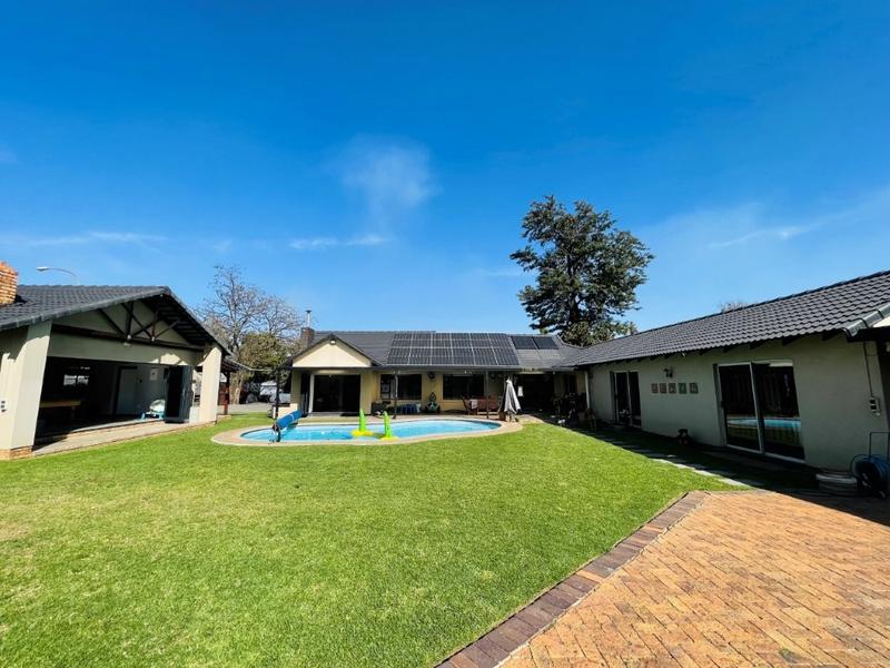 3 Bedroom Property for Sale in Brackenhurst Gauteng