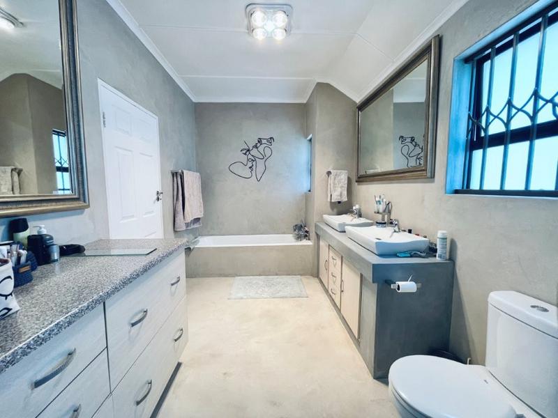 3 Bedroom Property for Sale in Brackenhurst Gauteng