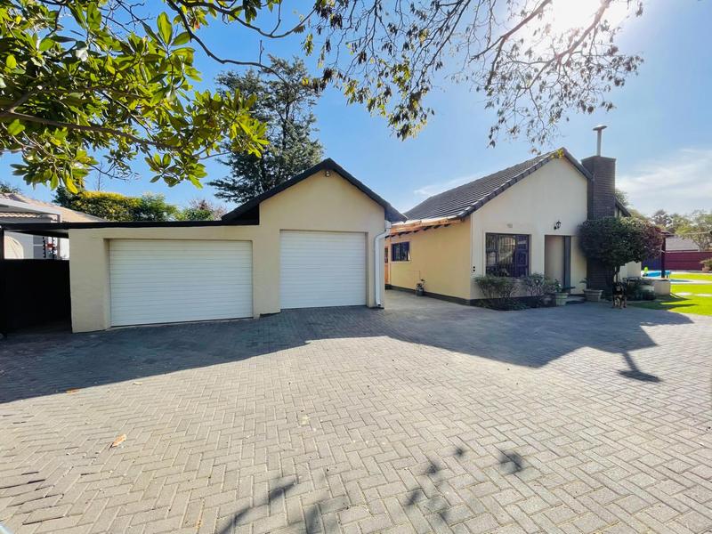 3 Bedroom Property for Sale in Brackenhurst Gauteng