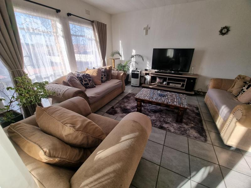 2 Bedroom Property for Sale in New Redruth Gauteng