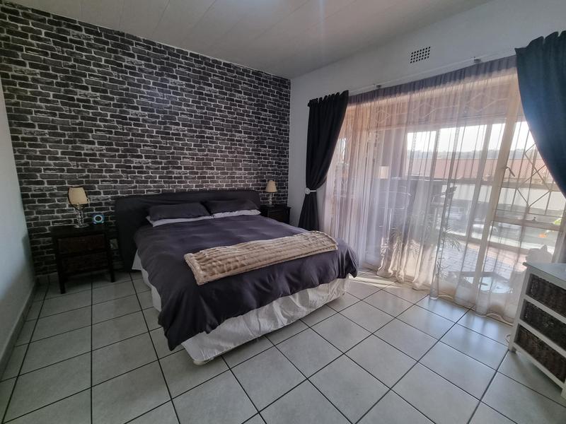 2 Bedroom Property for Sale in New Redruth Gauteng