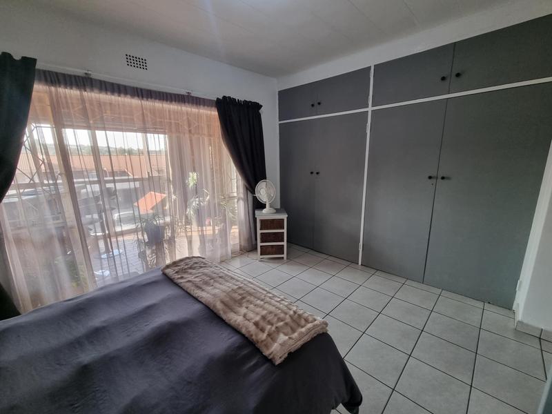 2 Bedroom Property for Sale in New Redruth Gauteng