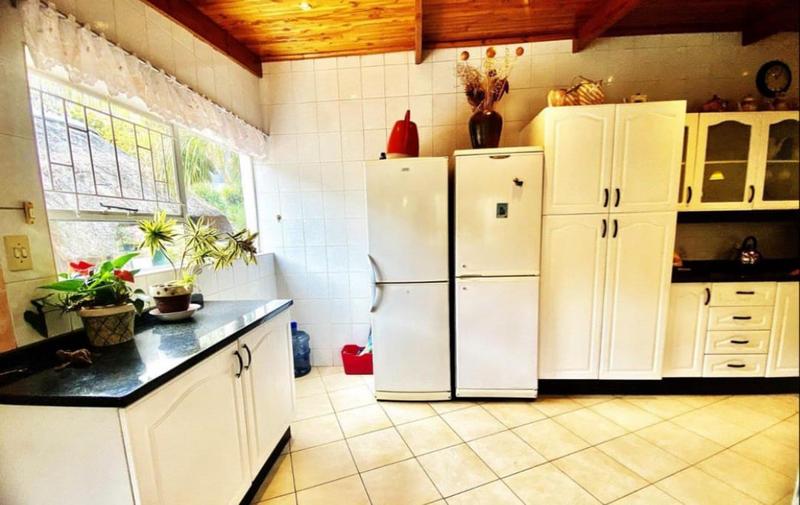 5 Bedroom Property for Sale in Glenvista Gauteng