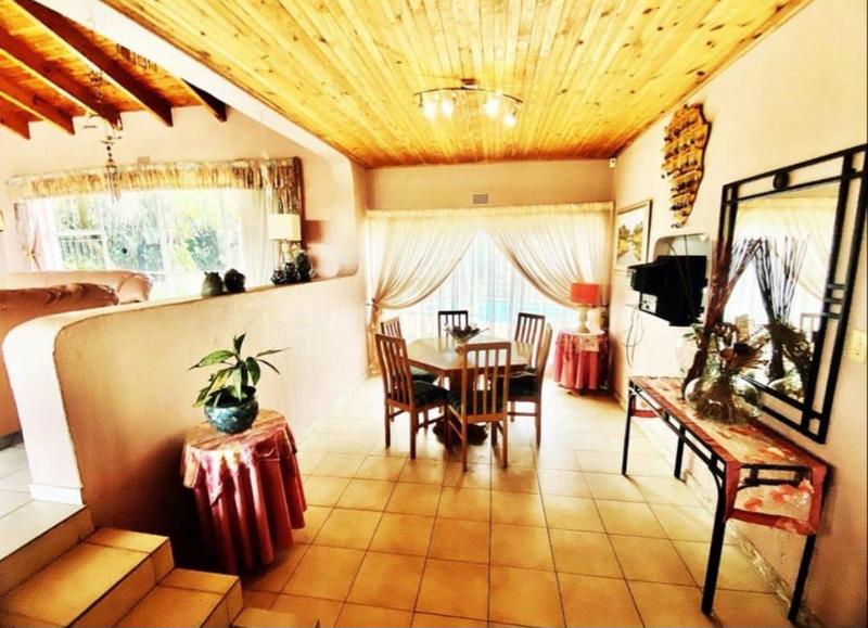 5 Bedroom Property for Sale in Glenvista Gauteng