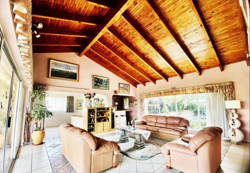 5 Bedroom Property for Sale in Glenvista Gauteng