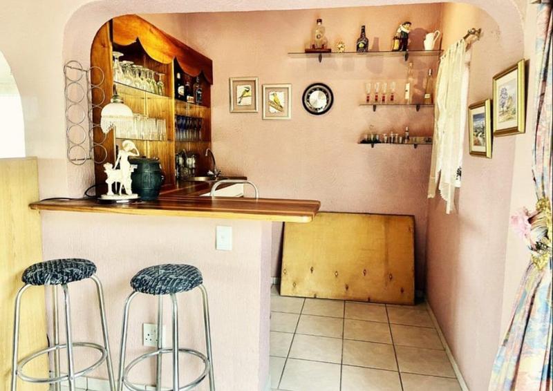 5 Bedroom Property for Sale in Glenvista Gauteng