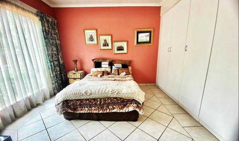 5 Bedroom Property for Sale in Glenvista Gauteng