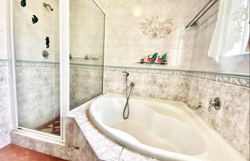 5 Bedroom Property for Sale in Glenvista Gauteng