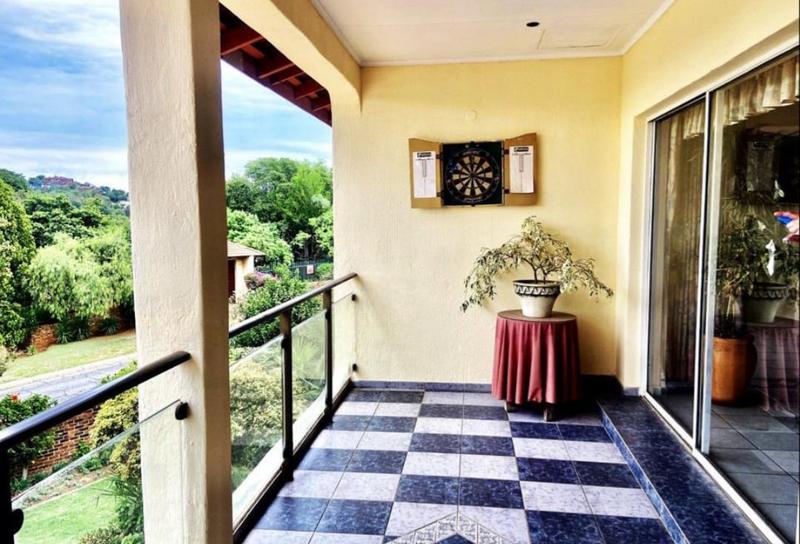 5 Bedroom Property for Sale in Glenvista Gauteng