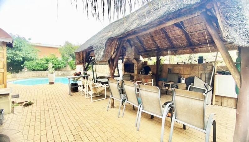 5 Bedroom Property for Sale in Glenvista Gauteng