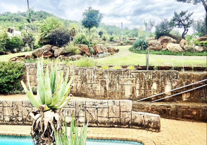 5 Bedroom Property for Sale in Glenvista Gauteng