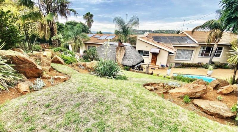 5 Bedroom Property for Sale in Glenvista Gauteng