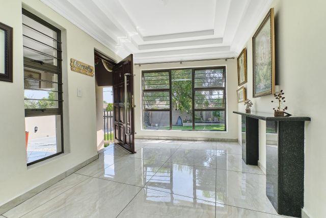 To Let 4 Bedroom Property for Rent in Sunninghill Gauteng