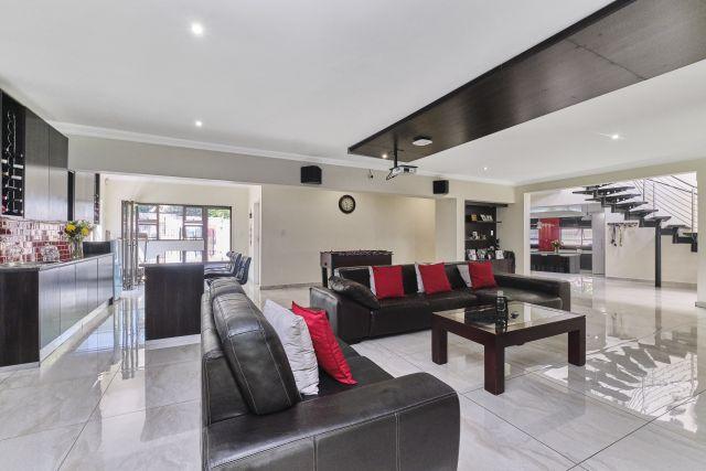To Let 4 Bedroom Property for Rent in Sunninghill Gauteng