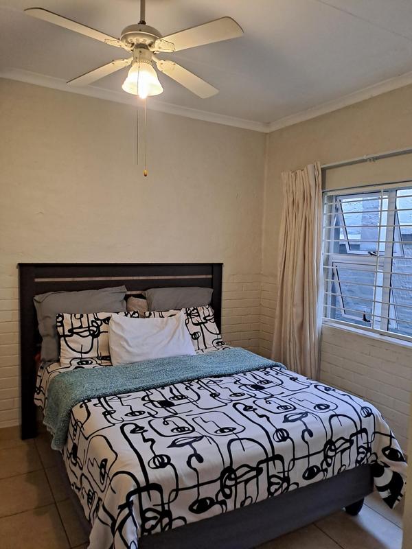 To Let 1 Bedroom Property for Rent in Emmarentia Gauteng