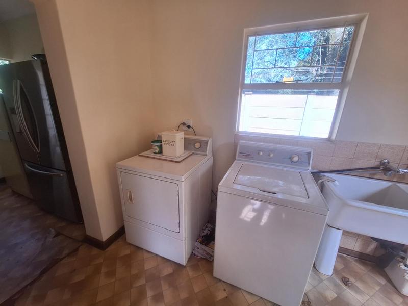 5 Bedroom Property for Sale in Meyerspark Gauteng