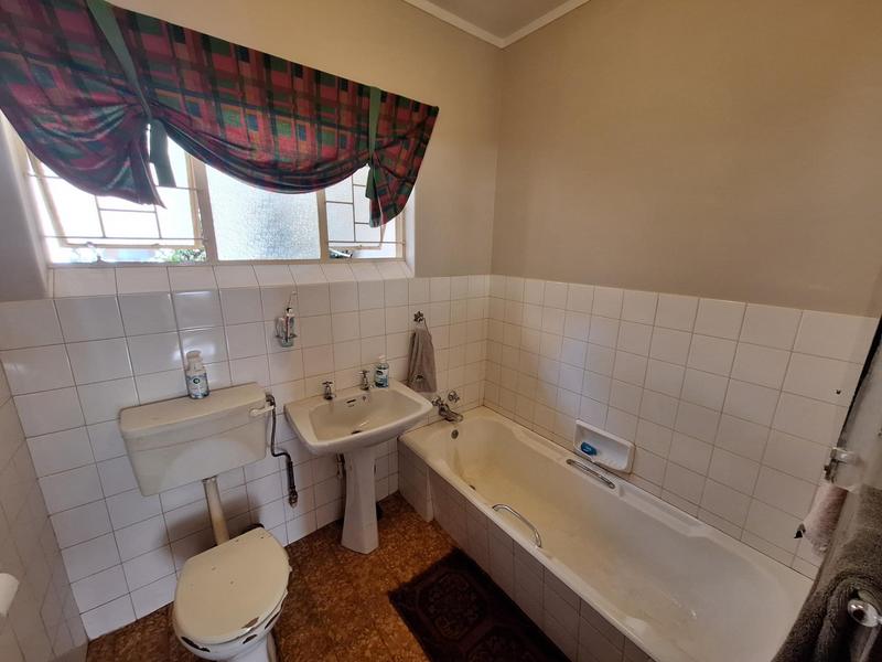 5 Bedroom Property for Sale in Meyerspark Gauteng