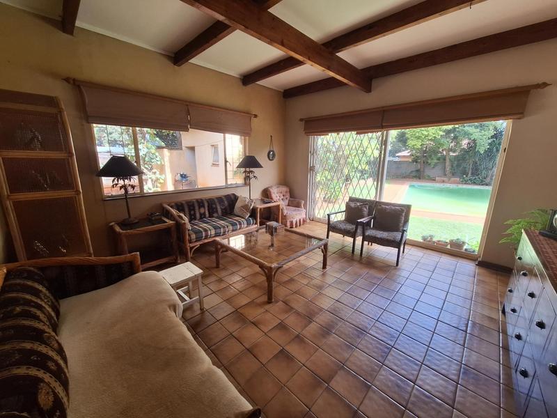 5 Bedroom Property for Sale in Meyerspark Gauteng