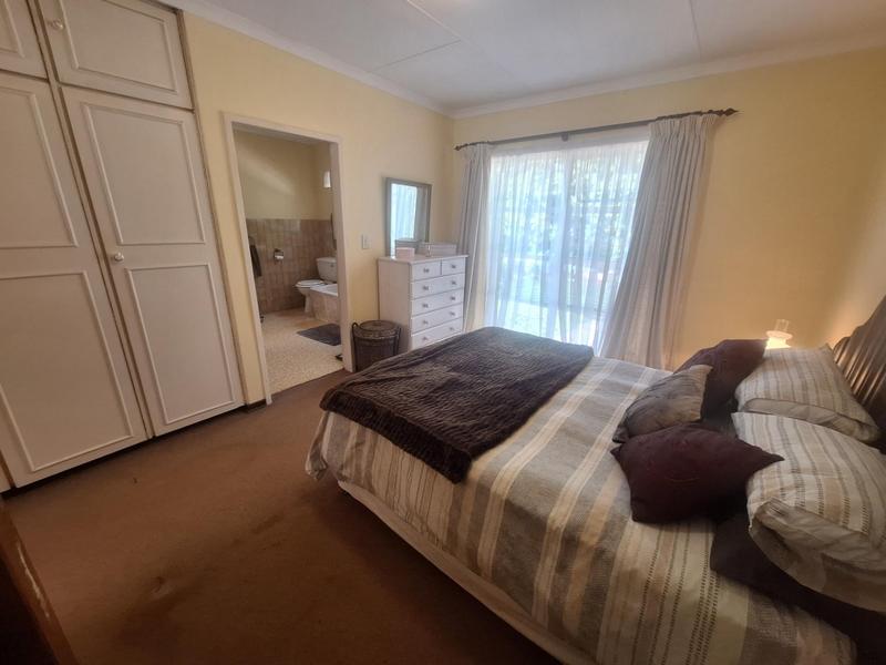 5 Bedroom Property for Sale in Meyerspark Gauteng
