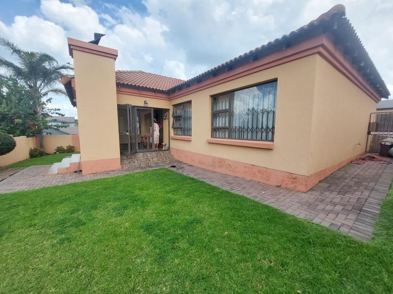 3 Bedroom Property for Sale in Thatchfield Gauteng