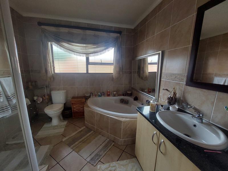 3 Bedroom Property for Sale in Thatchfield Gauteng