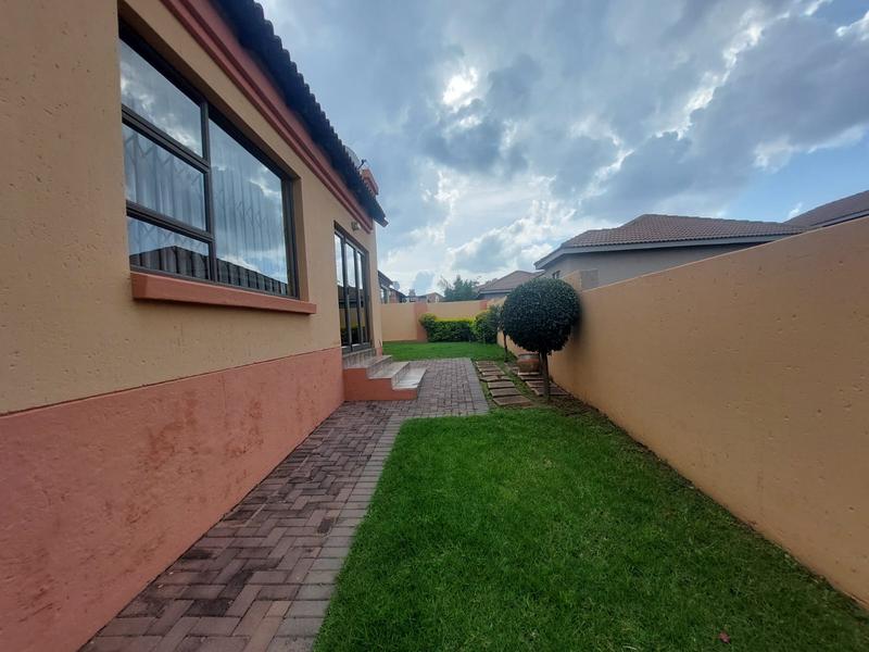 3 Bedroom Property for Sale in Thatchfield Gauteng