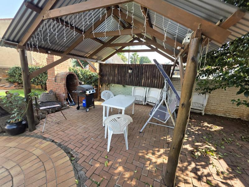 5 Bedroom Property for Sale in Sinoville Gauteng