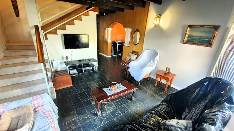 5 Bedroom Property for Sale in Sinoville Gauteng