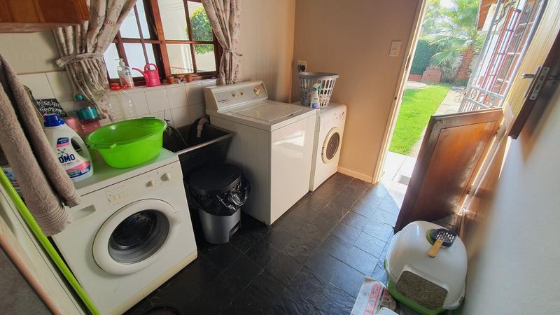 5 Bedroom Property for Sale in Sinoville Gauteng
