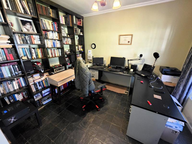 5 Bedroom Property for Sale in Sinoville Gauteng